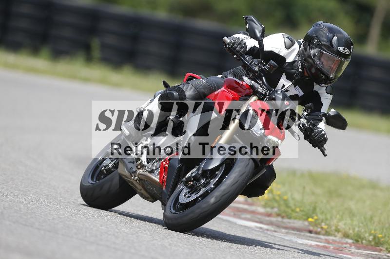 /27 12.06.2025 Ducati Schweiz Trackday Warmup  ADR/blau-bleu/ohne